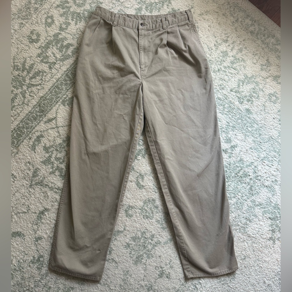 Docker’s Khaki Chinos